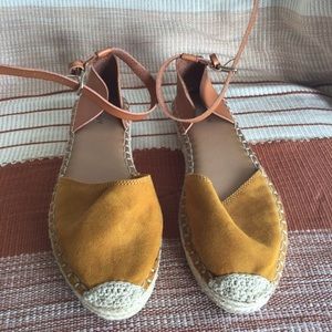 Espadrille flat sandals
